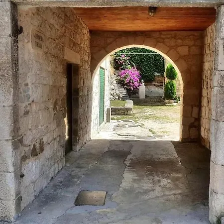 Villa Stone House Castellum *