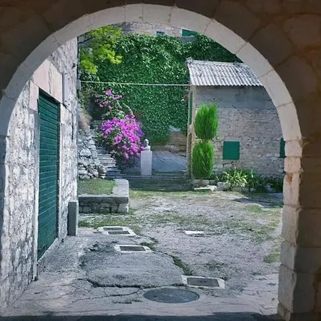 Stone House Castellum Villa Kastela