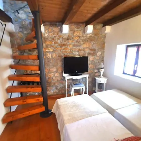 Villa Stone House Castellum *