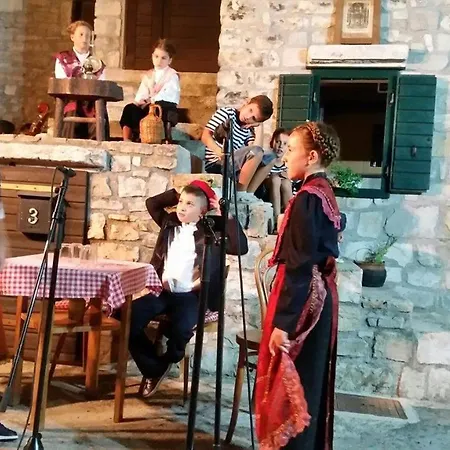 别墅 Stone House Castellum *