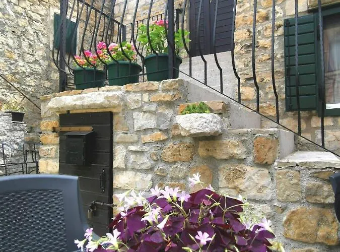 Stone House Castellum *