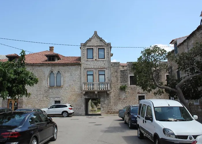 Stone House Castellum Vila *