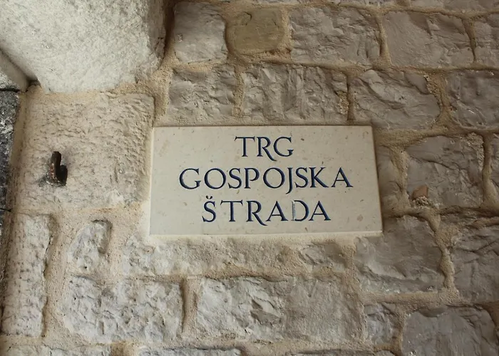 Vila Stone House Castellum Kastela