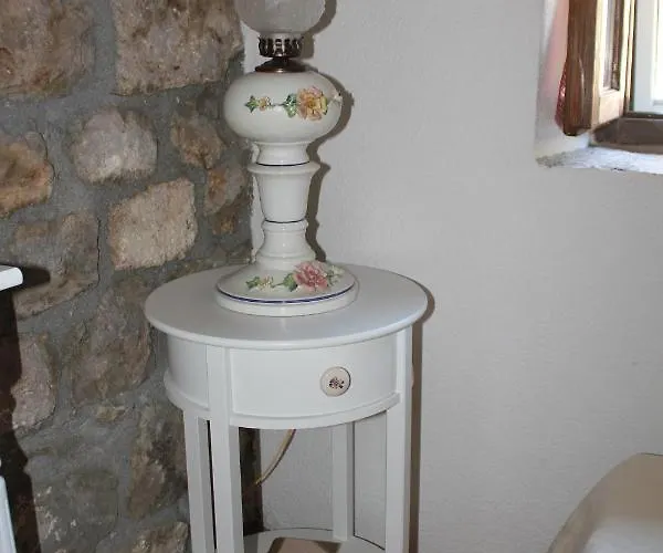 Stone House Castellum Vila *