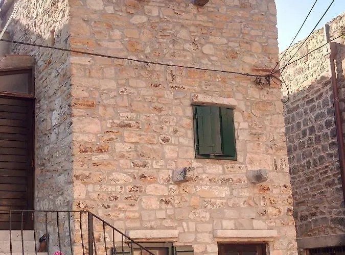 Stone House Castellum Vila
